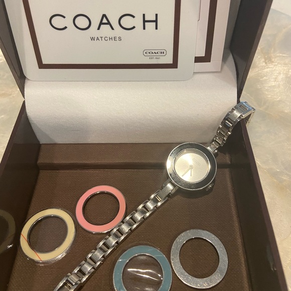 Coach watch with interchangeable face frames - Picture 3 of 3